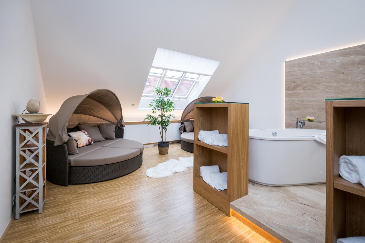 Love To Live Apartments Praga Exterior foto